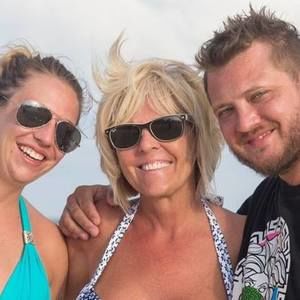 Meet your Posher, Dee